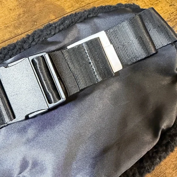 Apana Studio to Street Belt Bag. NWT - Picture 7 of 8